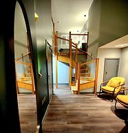 Pinnacle Suites