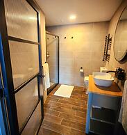 Pinnacle Suites