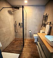 Pinnacle Suites