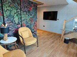 Pinnacle Suites