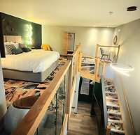 Pinnacle Suites