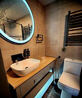Pinnacle Suites