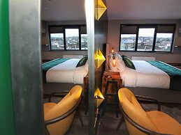 Pinnacle Suites