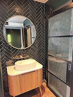 Pinnacle Suites