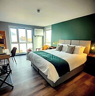 Pinnacle Suites