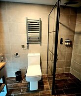 Pinnacle Suites