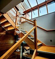 Pinnacle Suites