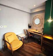 Pinnacle Suites