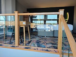 Pinnacle Suites