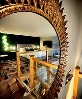 Pinnacle Suites