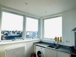 Diamond Penthouse in Cambridge