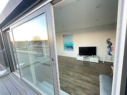 Diamond Penthouse in Cambridge
