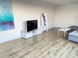 Diamond Penthouse in Cambridge