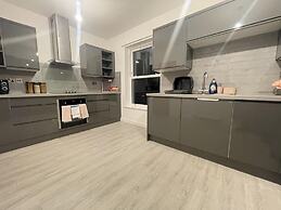 Quartz Apartment in Cambridge