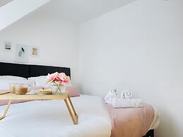 Quartz Apartment in Cambridge