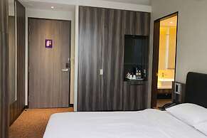 AMRISE HOTEL KITCHENER