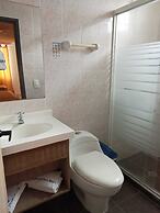 HOTEL PLAZUELA REAL