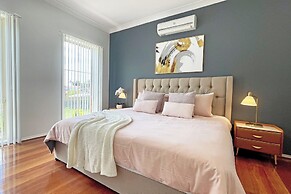 Hallam 5BRM Rental Entire House