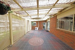 Hallam 5BRM Rental Entire House