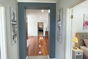 Hallam 5BRM Rental Entire House