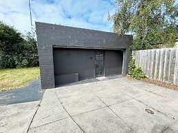 Mentone Compact Backyard Cabin Beachside