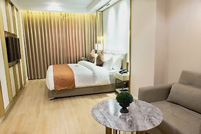 UMA Hotel and Residences