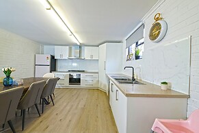 Pet Friendly Ringwood 3BR Home Parking