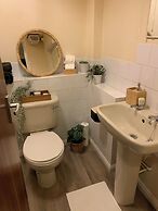 Perfect Location Near Beach, Shops and Restaurants