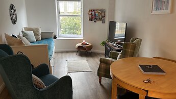 Perfect Location Near Beach, Shops and Restaurants