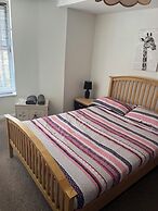 Perfect Location Near Beach, Shops and Restaurants