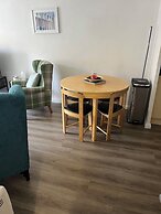 Perfect Location Near Beach, Shops and Restaurants