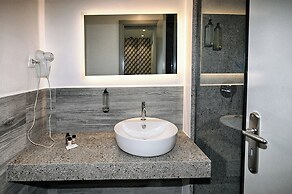 Urban Core Residence