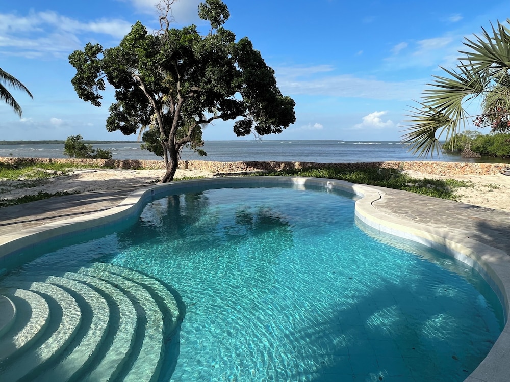 Mwazaro Beach Lodge