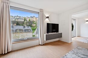 Modern Apt Old Town w Panoramic View ID4
