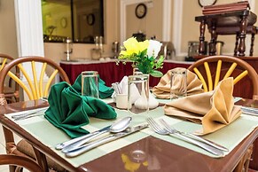 Grand Forty Hotel