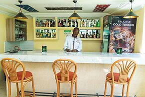 Grand Forty Hotel