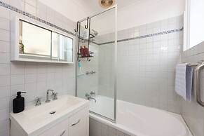 Bright & Comfortable 1BR Unit in Trendy Brunswick!