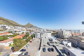 Chic & Sophisticated 1BD Apartment - Sea Point