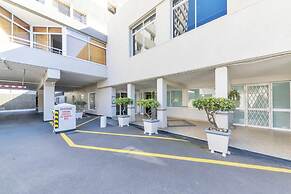 Chic & Sophisticated 1BD Apartment - Sea Point