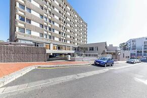 Chic & Sophisticated 1BD Apartment - Sea Point