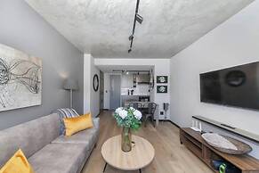 Chic & Sophisticated 1BD Apartment - Sea Point
