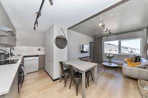Chic & Sophisticated 1BD Apartment - Sea Point