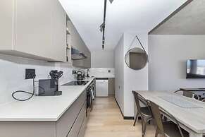 Chic & Sophisticated 1BD Apartment - Sea Point