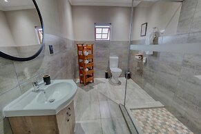 Tembo Guest Lodge