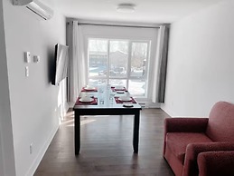 2001 Av. Beaconsfield