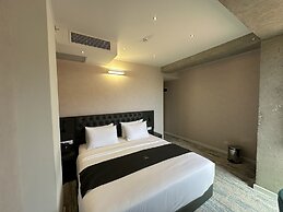 MIT HOTEL