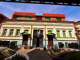 MIT HOTEL