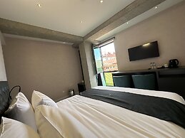 MIT HOTEL