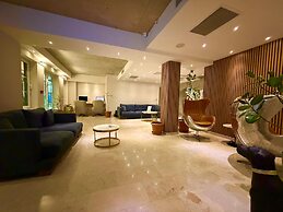 MIT HOTEL