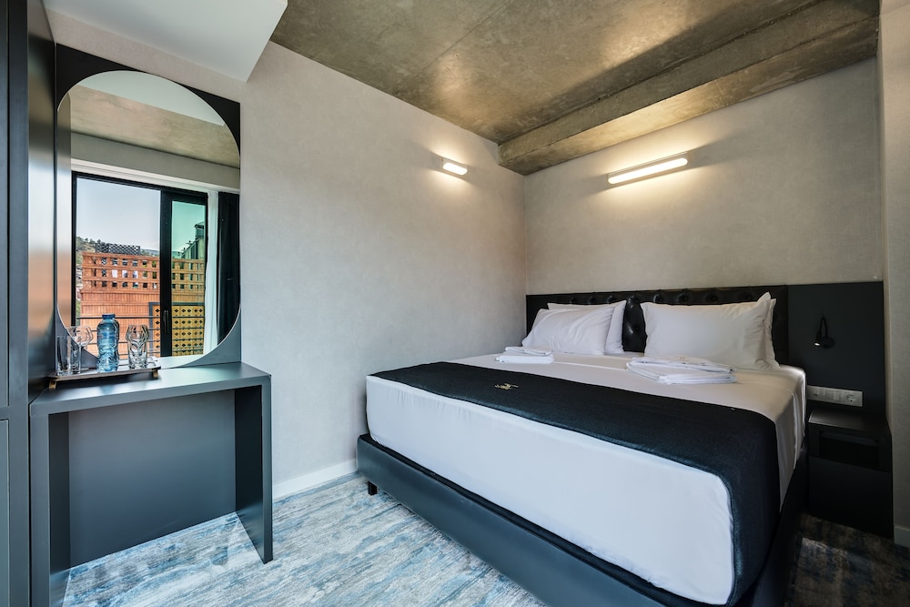 MIT HOTEL
